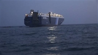 شركة بحرية تعلن استهداف سفينة حاويات بثلاثة صواريخ شمال غربي المخا 