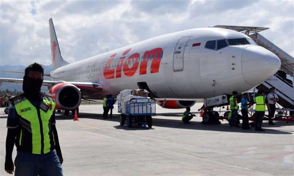 عمال الإنقاذ يعثرون على حطام طائرة إندونيسية كان على متنها 188 شخصا