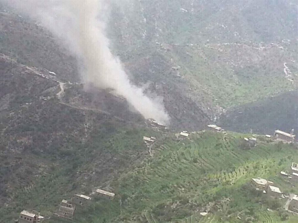 الحوثيون يفجرون منزلين في جبل حبشي غربي تعز