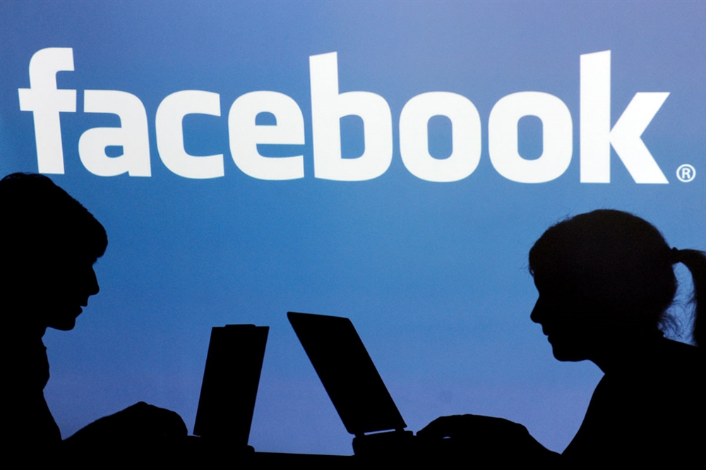 عطل مفاجئ يضرب "فيسبوك" يؤدى لتسجيل خروج المستخدمين