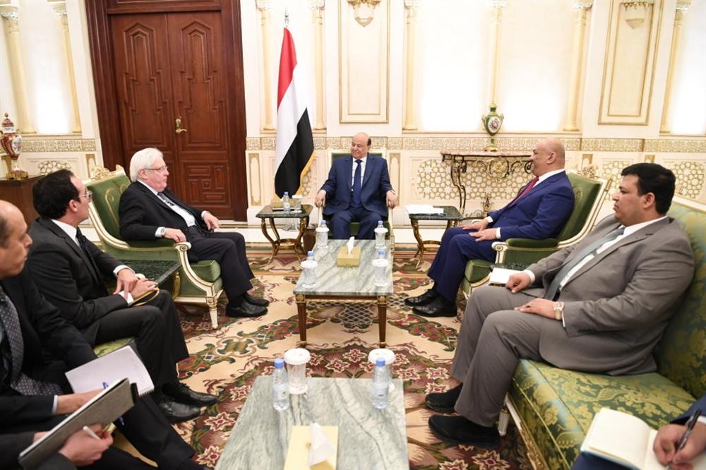 الرئيس "هادي" للمبعوث الأممي: مستعدون لفتح مطار صنعاء للرحلات الداخلية