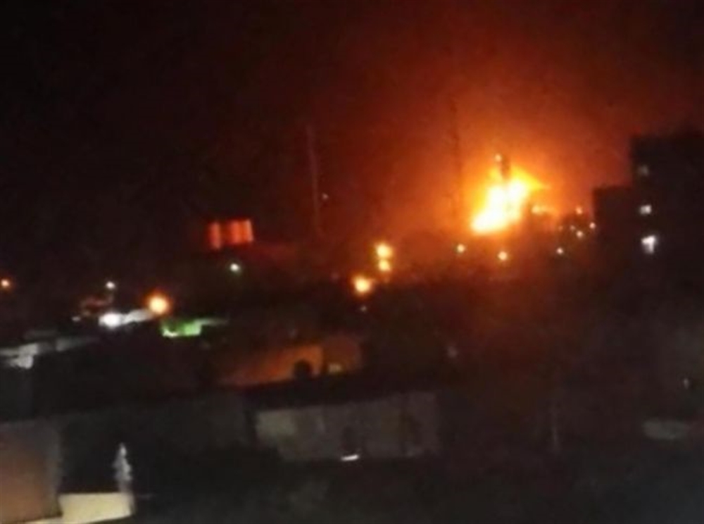 اندلاع حريق هائل في مصافي عدن (شاهد)