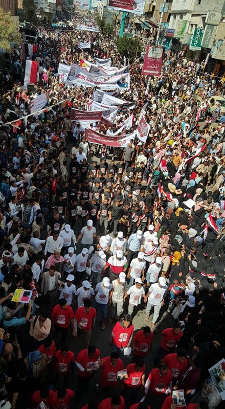 الآلاف في تعز يحيون الذكرى الثامنة لثورة فبراير