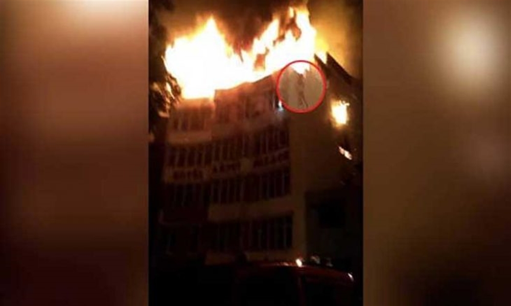 17 قتيلا في حريق بفندق بنيودلهي الهندية ( وفيديو)