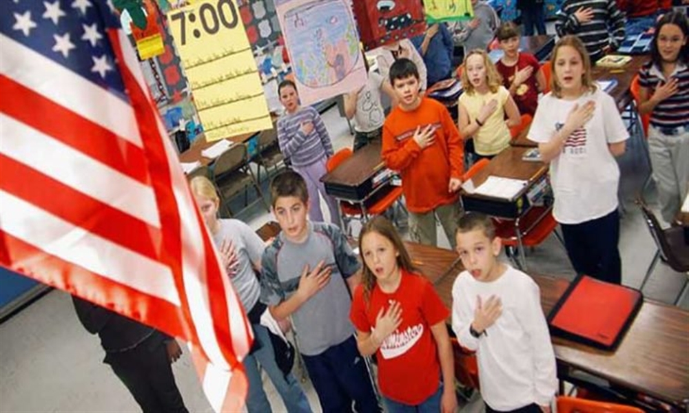 اعتقال تلميذ أمريكي في الصف السادس بعد جدل مع معلم حول “عهد الولاء”