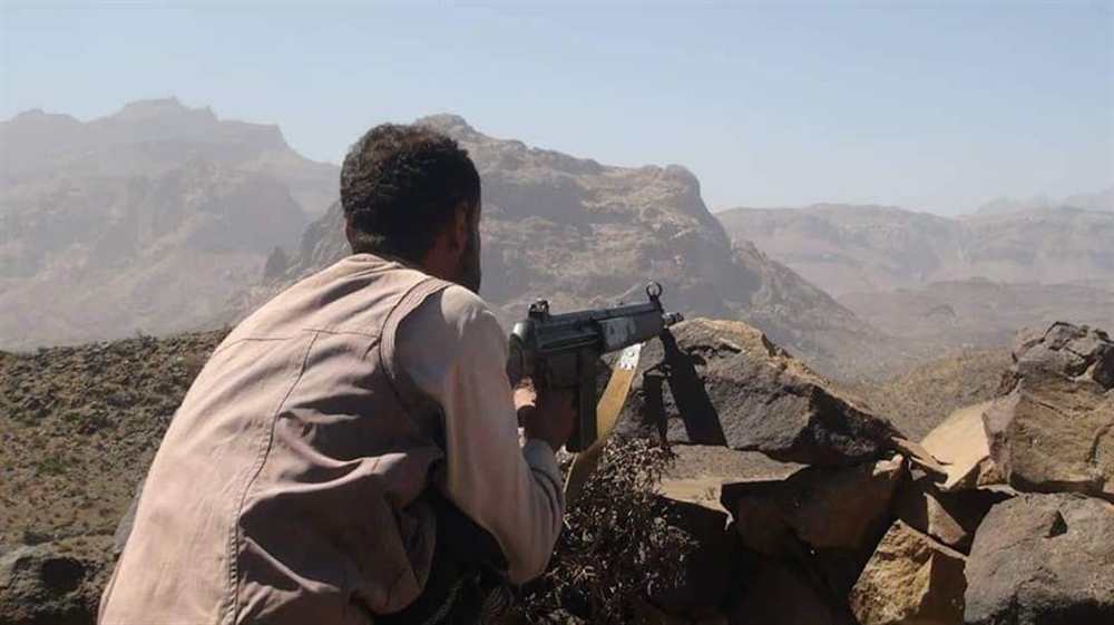 مقتل واصابة عشرات الحوثيين بنيران الجيش في الحشاء بالضالع