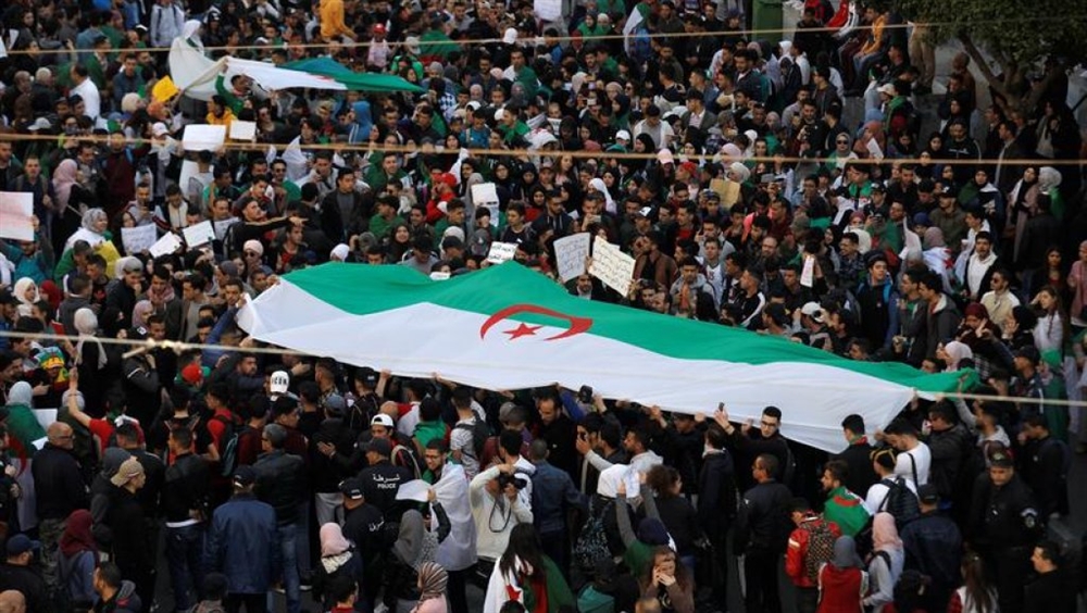 الجزائر: مظاهرات حاشدة وسط العاصمة رفضا لتمديد العهدة الخامسة لبوتفليقة