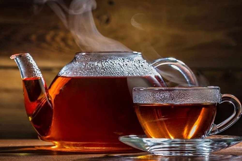 دراسة تحذر: الشاي الساخن يضاعف خطر سرطان المريء