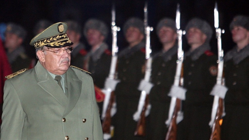 الجزائر: القضاء العسكري يصدر أحكاما بالقبض والحبس المؤقت على مسؤولين سابقين في الجيش