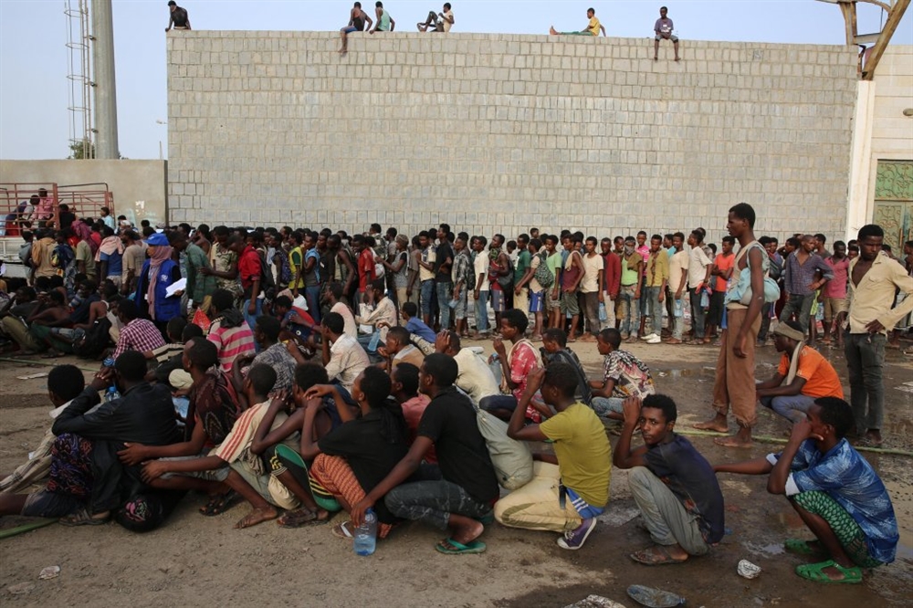 الهجرة تجلي ما يقارب 222 مهاجرا إثيوبيا من صنعاء إلى بلدهم
