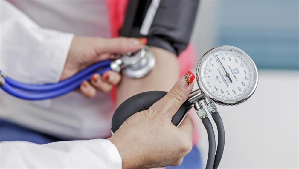 متى يتم علاج ارتفاع ضغط الدم بالأدوية؟