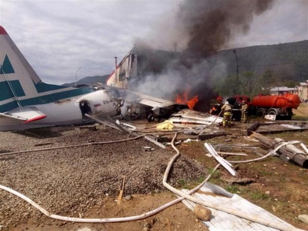 مقتل وإصابة 9 اشخاص في هبوط اضطراري لطائرة روسية
