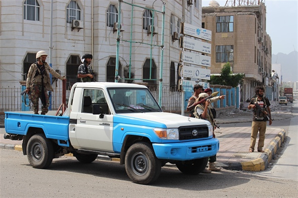 وزارة الداخلية تنفذ حملة أمنية لملاحقة "خارجين عن القانون" في عدن