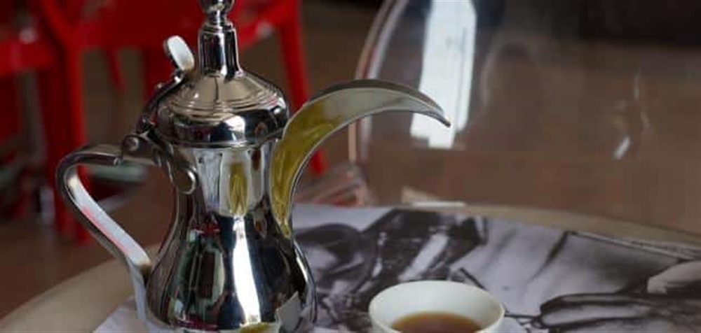 السعودية: منع شرب الشاي والقهوة داخل مكاتب الموظفين