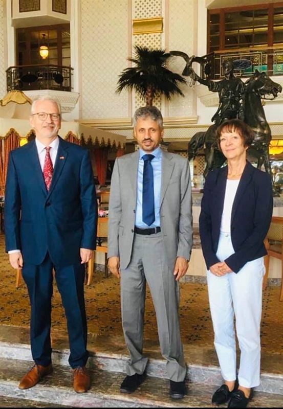 الشيخ حمود المخلافي يلتقي سفيري ألمانيا لدى اليمن وسلطنة عمان