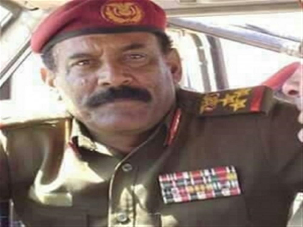 القائد العسكري البارز ثابت جواس يفاجئ الرئيس هادي بهذه الخطوة (فيديو)