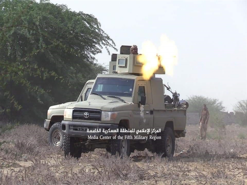 الجيش الوطني يُحرر مناطق واسعة ويأسر 9 عناصر من مليشيا الحوثي بحجة (فيديو)