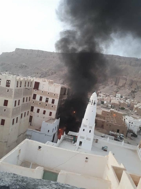 حضرموت: انفجار عنيف يستهدف دوريات أمنية في مدينة شبام (صور)