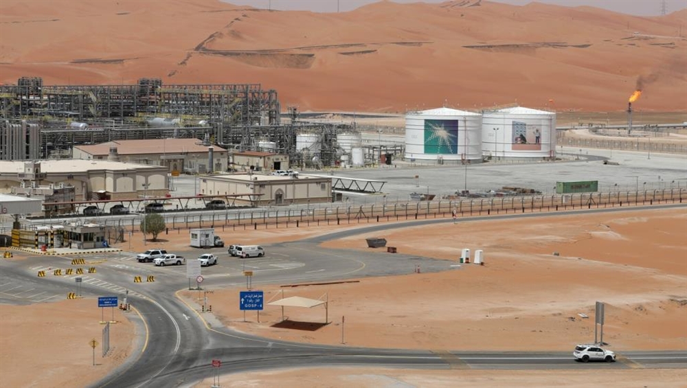 صحيفة أميركية: السعودية أوقفت نحو نصف إنتاجها النفطي