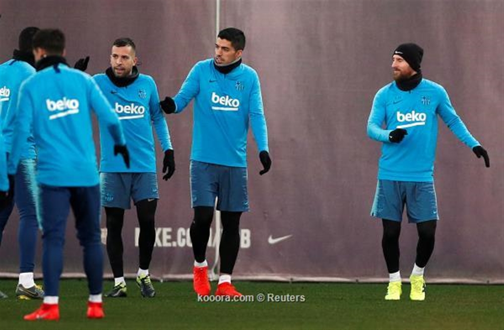 "ميسي" يعاود التمارين مع برشلونة قبل لقاء دورتموند