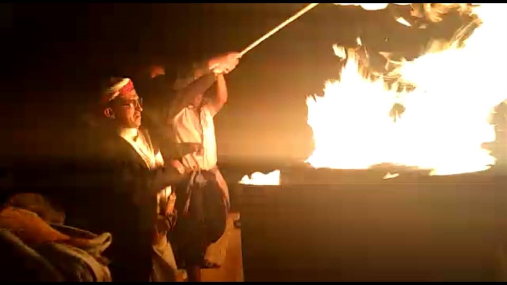 تعز.. حفيد النعمان يوقد شعلة الذكرى ال57 لثورة سبتمبر المجيدة في مدينة التربة