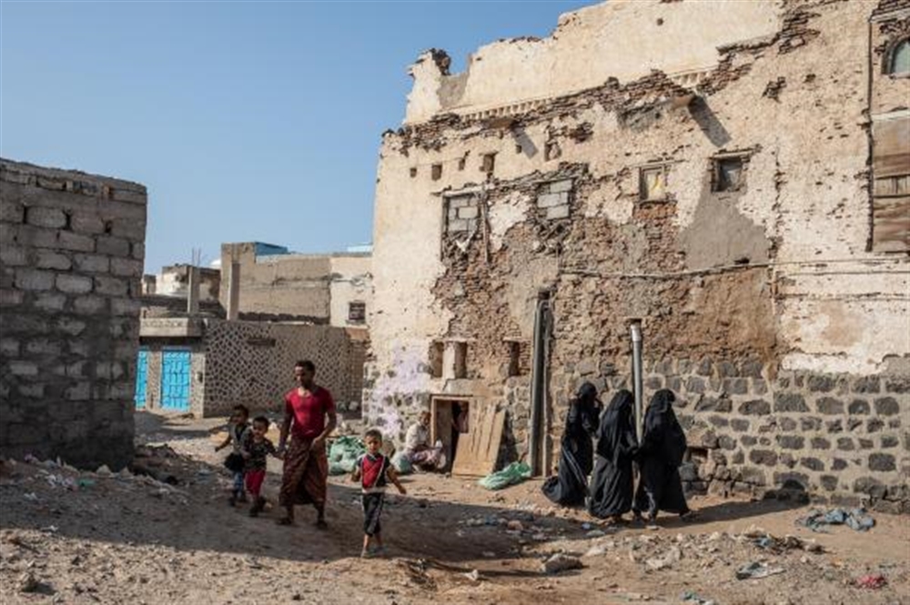 مليشيا الحوثي تواصل استهداف الاحياء السكنية في الحديدة
