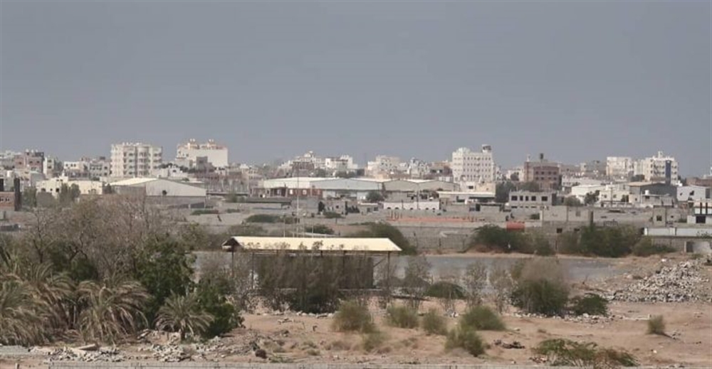 الحوثيون يستهدفون سوق شعبي جنوب مدينة الحديدة