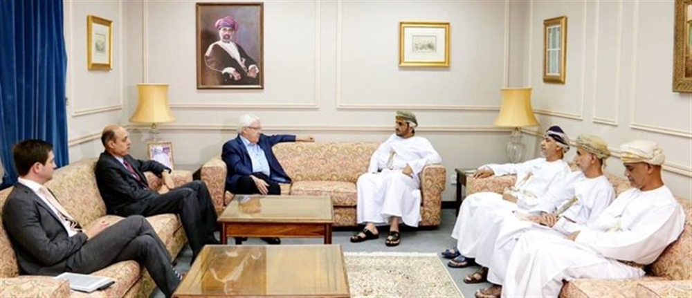 غريفيث يبحث في سلطنة عُمان مسار عملية السلام في اليمن