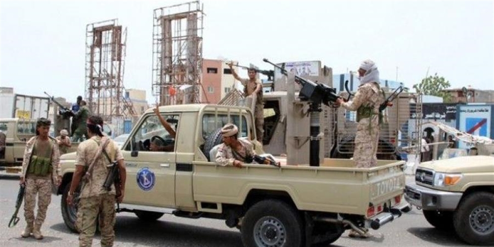 عدن: قوات امنية تابعة للانتقالي تعتقل تاجر بعد اقتحام منزله ونهب محتوياته