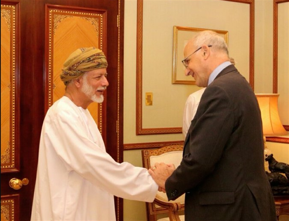 سلطنة عُمان تبحث مع دبلوماسي بريطاني جهود السلام في اليمن