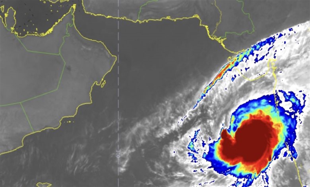 إعصار "كيار" يتراجع إلى الدرجة الأولى ويتحرك ببطء جنوب غرب بحر العرب