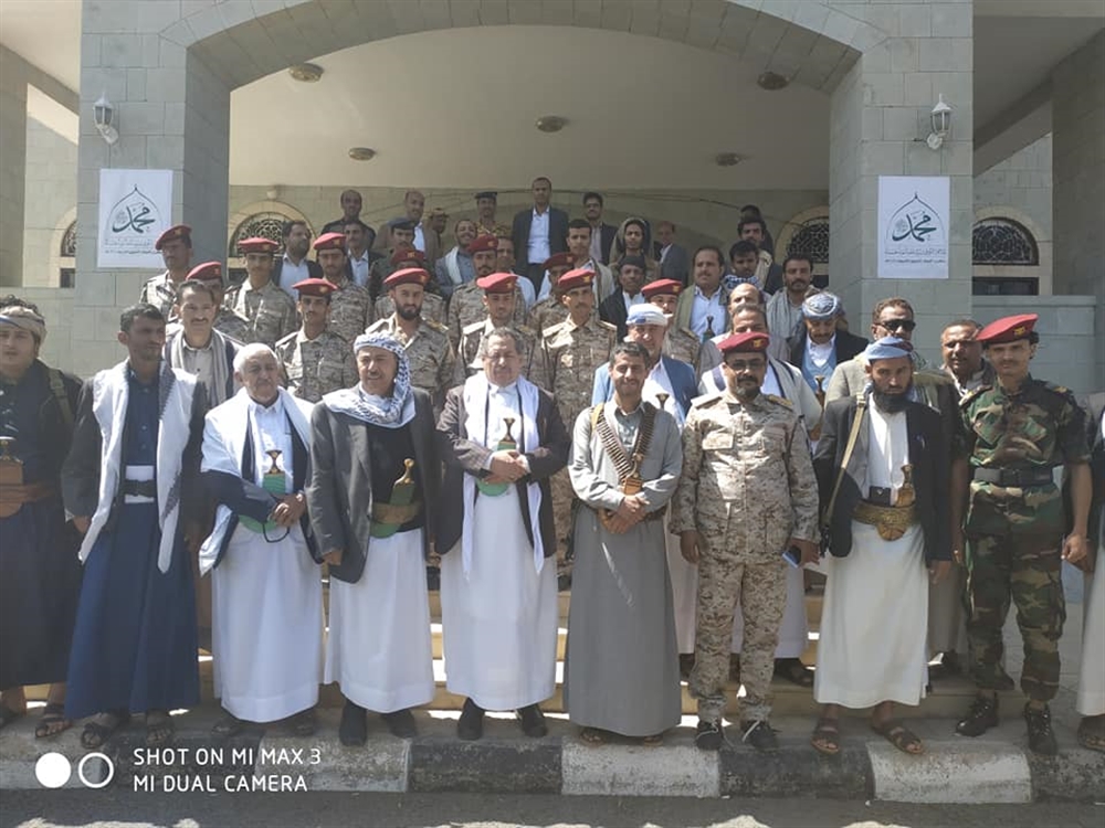 بينهم قائد لواء الإحتياط التابع لطارق عفاش.. الحوثيون يعلنون انشقاق 14 جندي وضابط ووصولهم إلى صنعاء