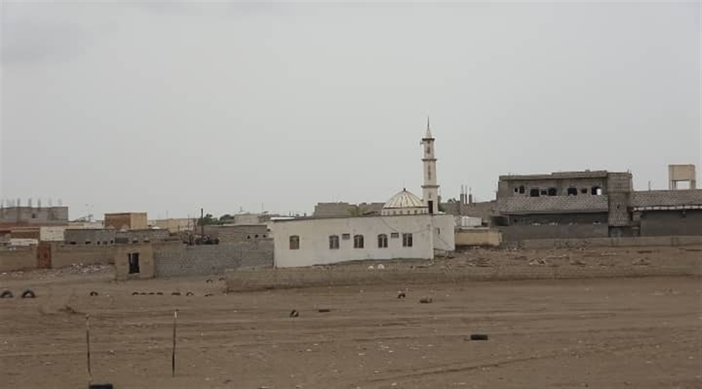 الحوثيون يستهدفون مسجداً في التحيتا والأحياء السكنية جنوب الحديدة