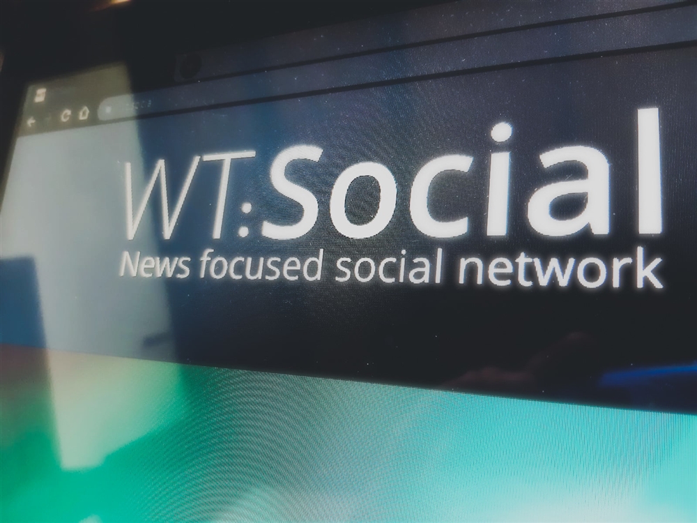 مؤسس "ويكيبيديا" يعلن عن شبكة اجتماعية جديدة تنافس"فيسبوك"