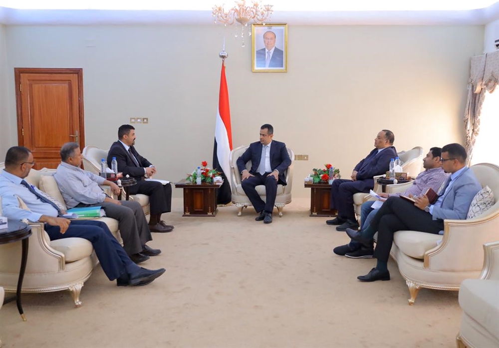 رئيس الوزراء يوجه باعتماد موازنات خطة تطبيع الأوضاع في عدن