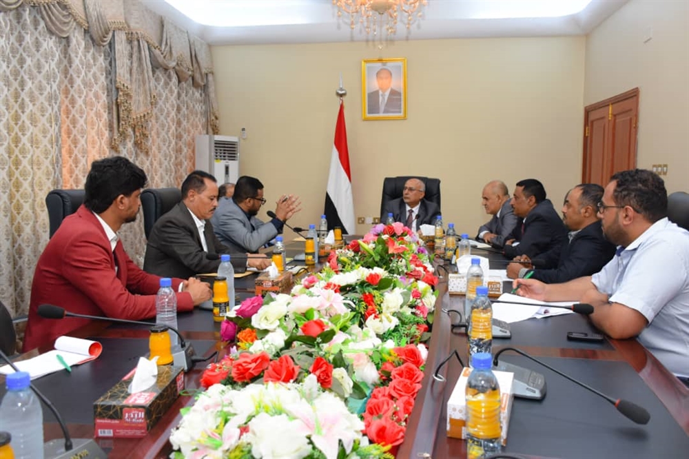 اللجنة الوزارية تناقش خطة طارئة لاحتياجات محافظة تعز