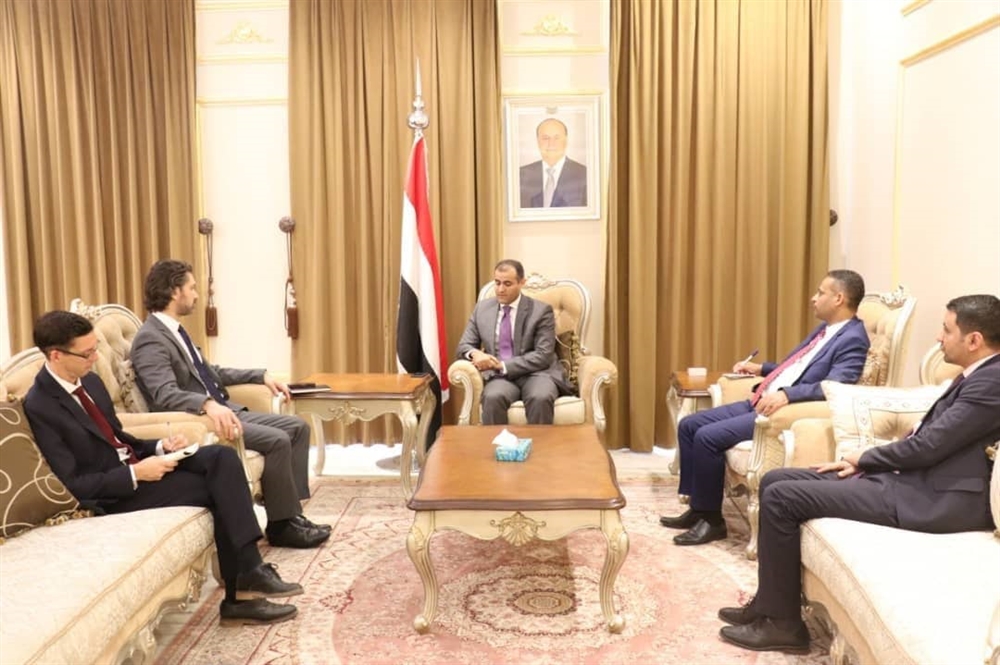 وزير الخارجية يتهم الحوثيين برفض فتح مطار صنعاء أمام الرحلات الداخلية