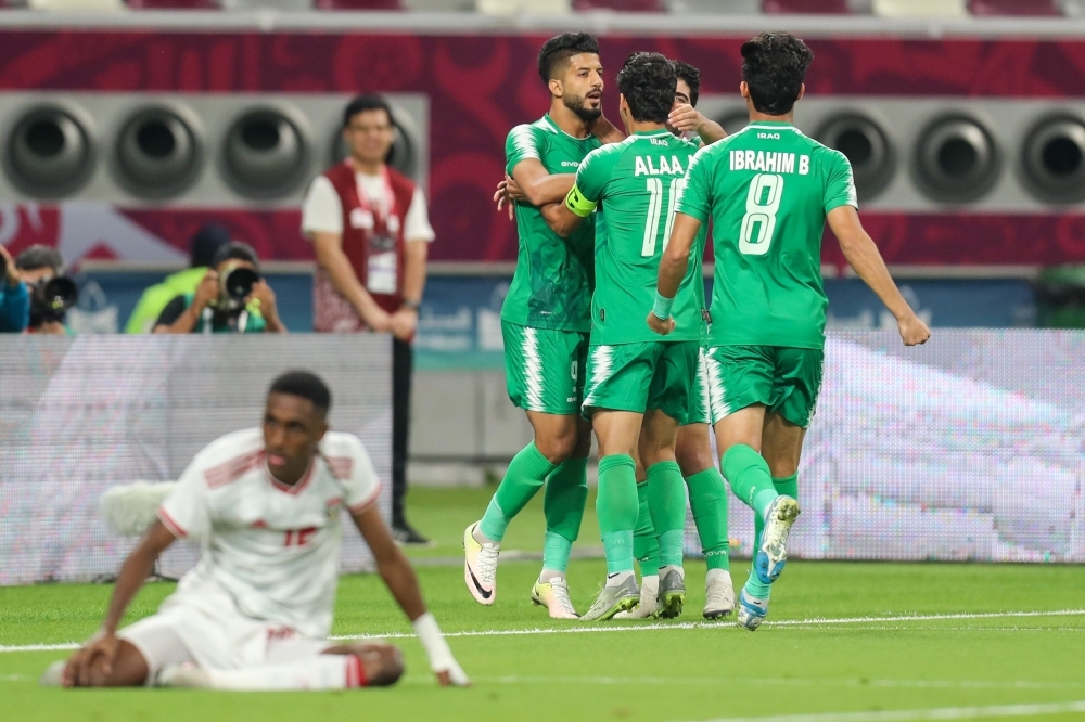 العراق يكتسح الإمارات بثنائية في كأس الخليج (شاهد)