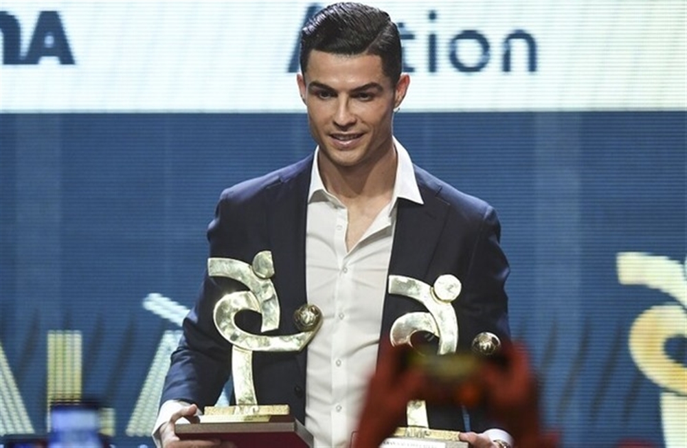رونالدو يُتوج بجائزة أفضل لاعب في الدوري الإيطالي