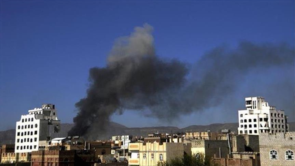 إصابة صحفيين بقصف صاروخي على مركز محافظة الجوف
