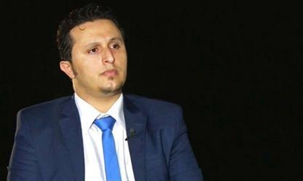 مستشار وزير الإعلام يتهم محافظ المهرة بمحاولة اعتقاله