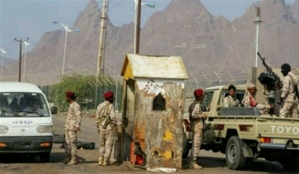 أبين: عناصر الانتقالي تستهدف مواقع تابعة لقوات الجيش بشقرة