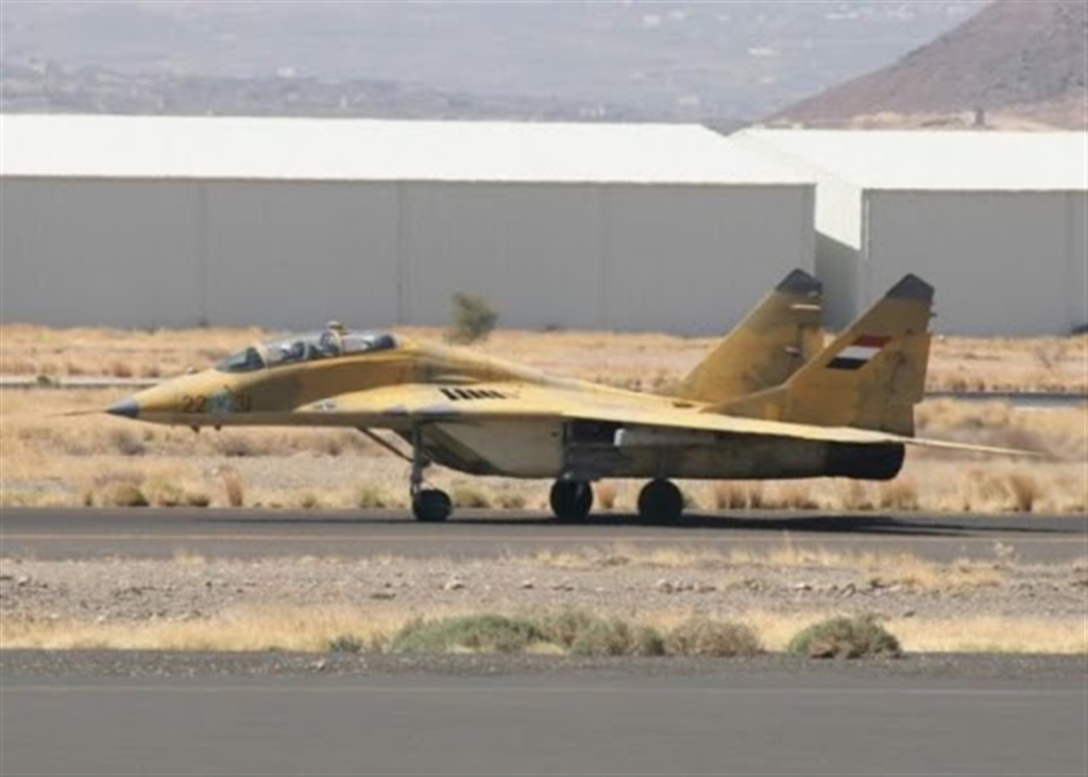 متحدث عسكري: غارات للتحالف دمرت طائرتين حربيتين للحوثيين في تعز
