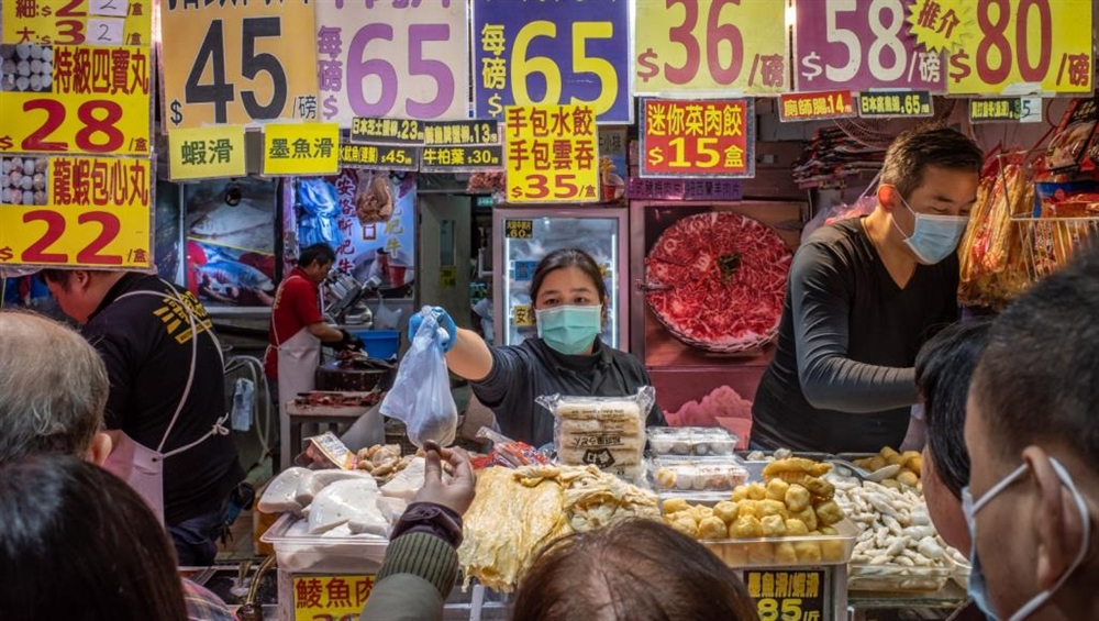 فيروس كورونا.. الصين تحظر تجارة الحيوانات البرية وأكلها ووفيات جديدة بإيران وإيطاليا