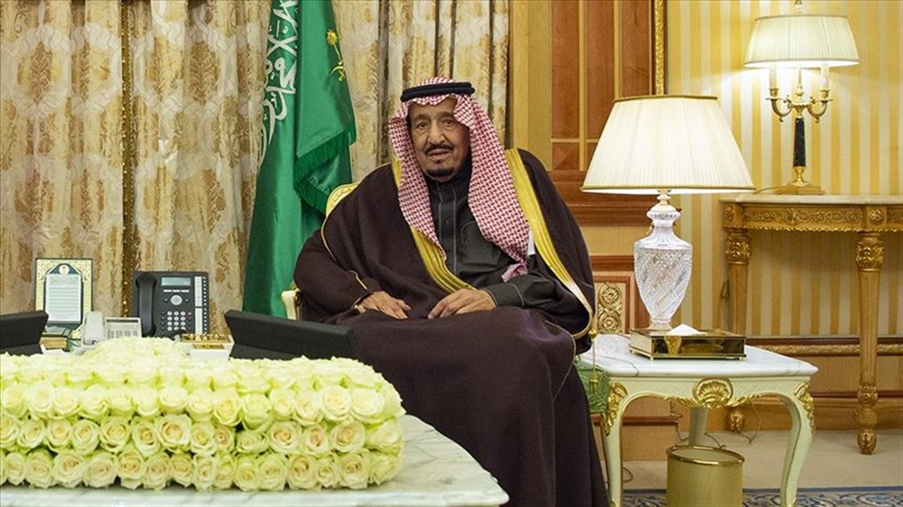 السعودية .. أوامر ملكية بإعفاء مسؤولين أبرزهم وزيري الإعلام والطاقة