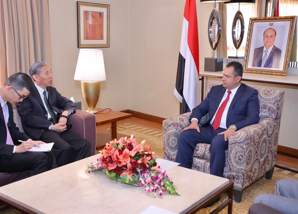 رئيس الحكومة: الحديث عن مشاورات سلام في ظل التصعيد الحوثي لا معنى له