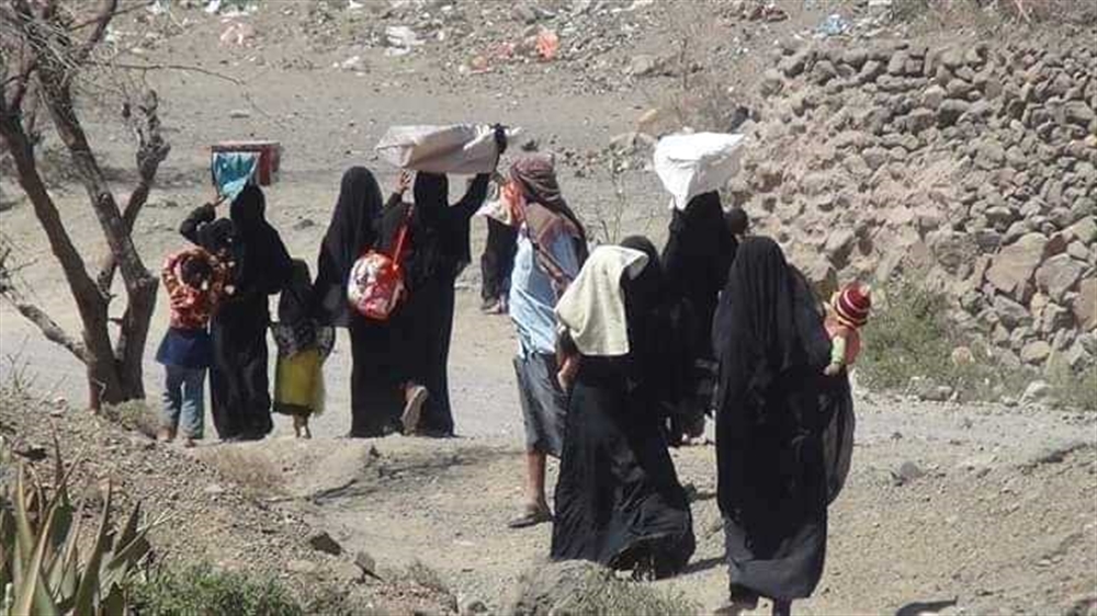 الجوف: نزوح مئات الأسر من مديرية "خب والشعف "جراء استمرار المعارك