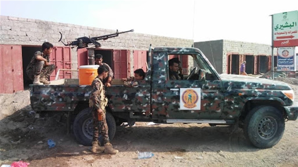 قوات مدعومة إماراتيًا تعتقل 8 صيادين في المخا