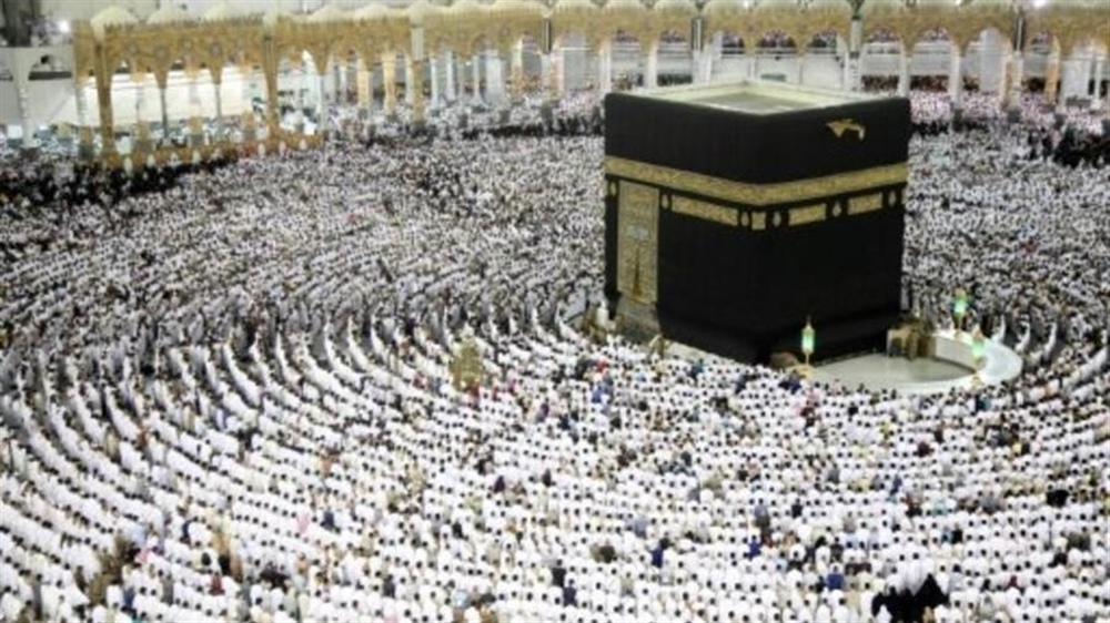 السعودية تعلِّق صلاة الجماعة في المساجد باستثناء الحرمين الشريفين