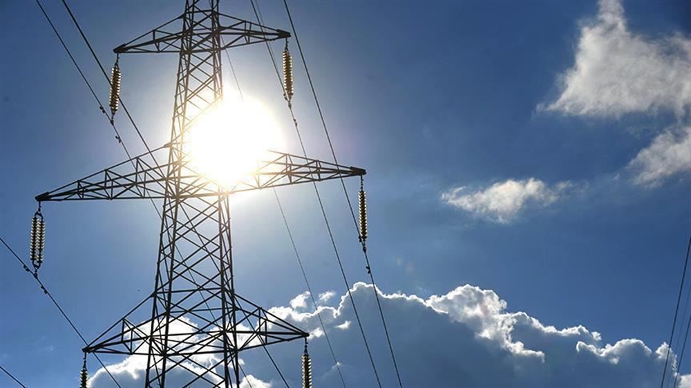 مسؤول حكومي يوضح أسباب الانقطاع المتكرر للكهرباء في عدن
